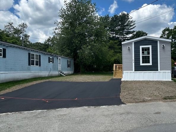 214 Shoreline Drive, Tewksbury MA 01876