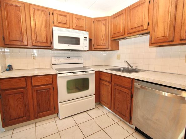 65 Commons Dr 502, Shrewsbury MA 01545