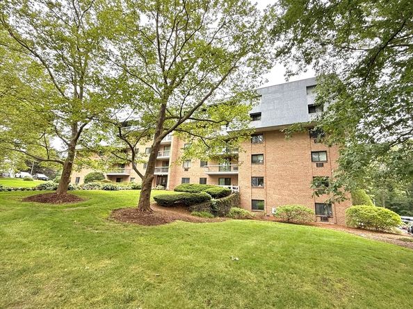 65 Commons Dr 502, Shrewsbury MA 01545