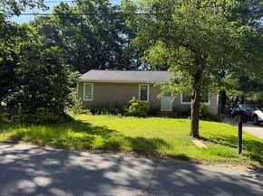 106 Peach St, Barre MA 01005