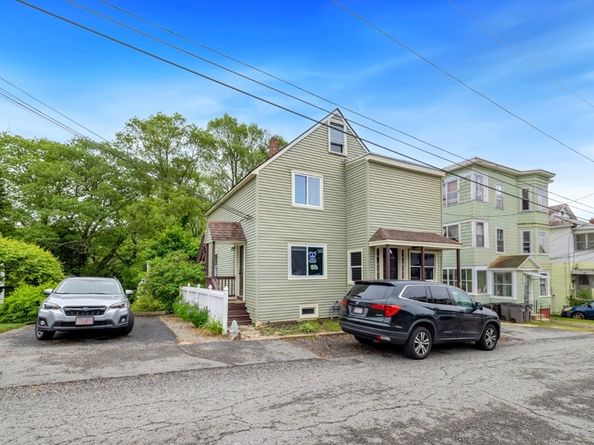 73 Ash St, Gardner MA 01440