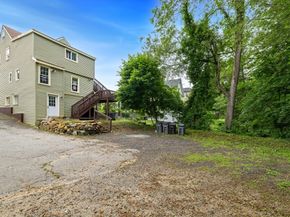 73 Ash St, Gardner MA 01440