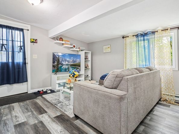 73 Ash St, Gardner MA 01440