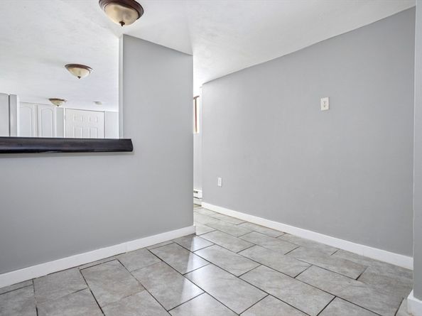 73 Ash St, Gardner MA 01440