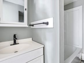 73 Ash St, Gardner MA 01440