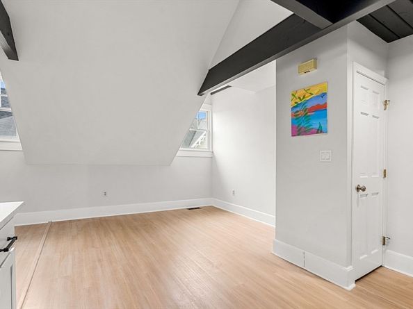 256 Lafayette St 3, Salem MA 01970