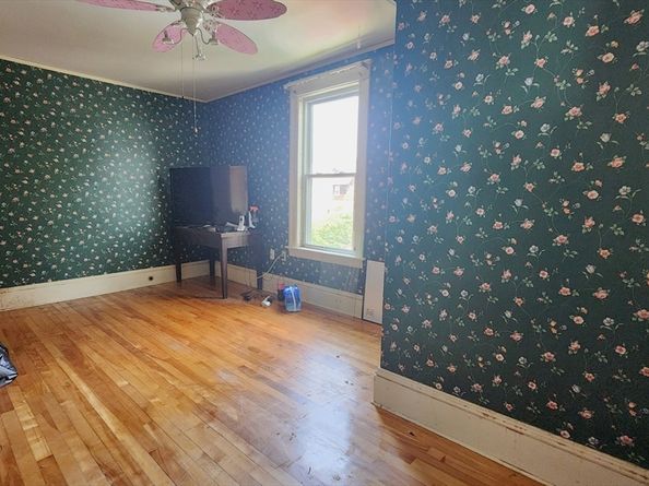 132 Institute Rd, Worcester MA 01602
