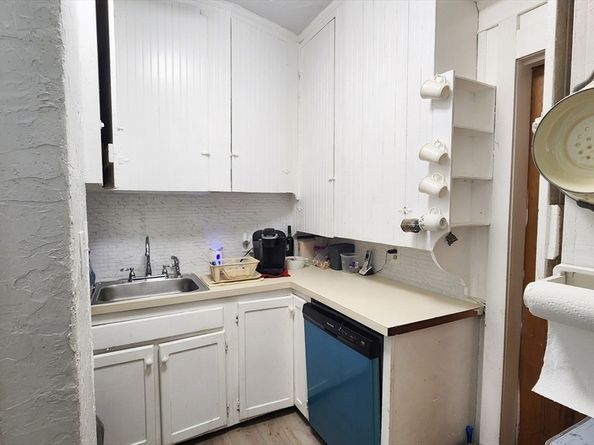 132 Institute Rd, Worcester MA 01602