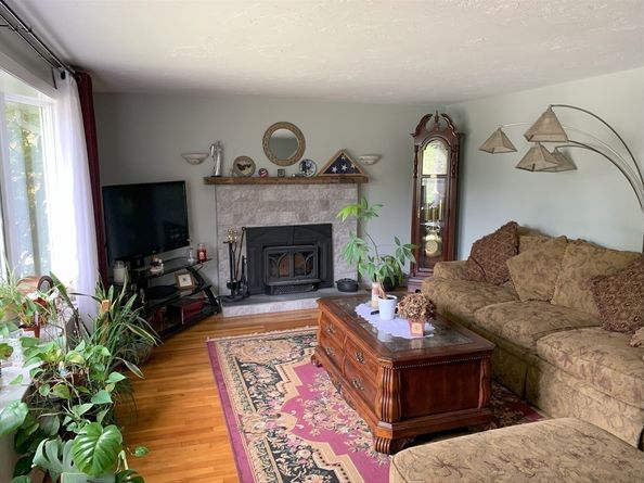 77 Westwood Pkwy, Southbridge MA 01550