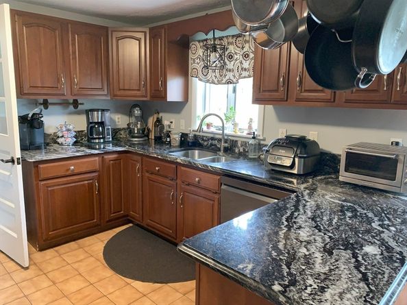 77 Westwood Pkwy, Southbridge MA 01550