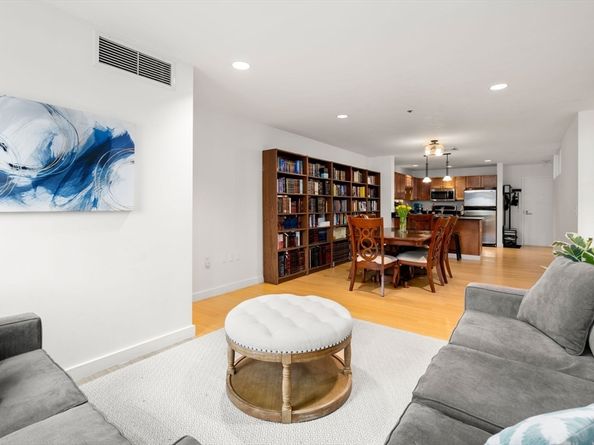99 Chestnut Hill Avenue 212, Boston MA 02135