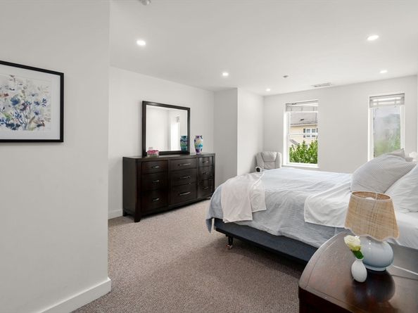 99 Chestnut Hill Avenue 212, Boston MA 02135