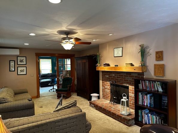 24 Manchaug Rd, Sutton MA 01590