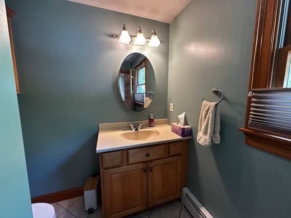 24 Manchaug Rd, Sutton MA 01590