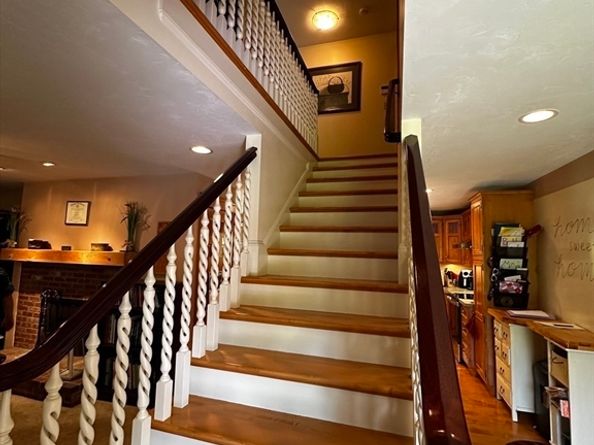 24 Manchaug Rd, Sutton MA 01590