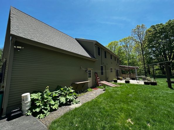 24 Manchaug Rd, Sutton MA 01590