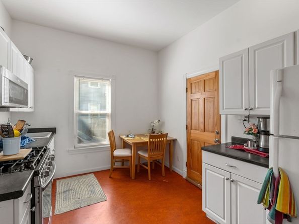 32 Richardson St, Somerville MA 02145