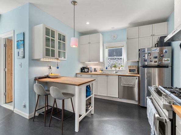 32 Richardson St, Somerville MA 02145