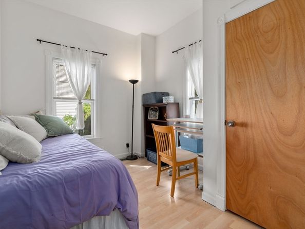 32 Richardson St, Somerville MA 02145