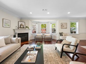 159 E Cottage