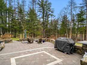 48 Candlewood Dr, Topsfield MA 01983