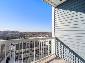 4 Stratton Dr 308, Woburn MA 01801