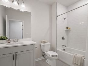4 Stratton Dr 308, Woburn MA 01801
