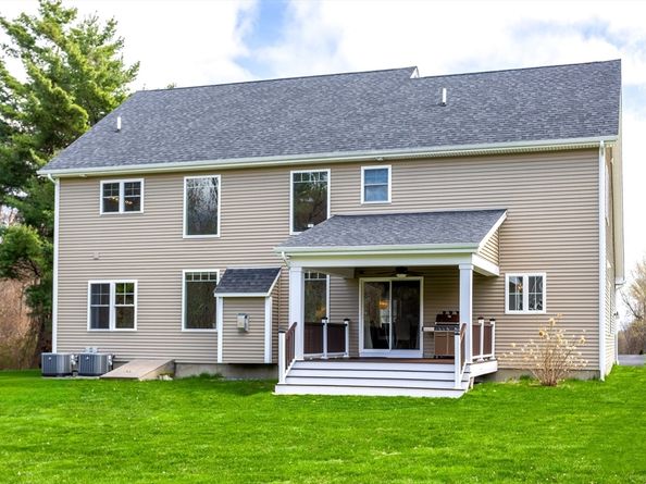 115 Oak Ave, Lunenburg MA 01462