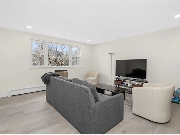 251 Rock St B4, Norwood MA 02062