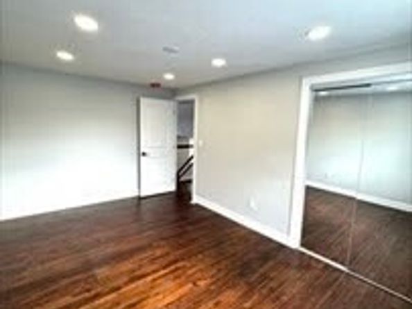 76 Foster St, Brockton MA 02301