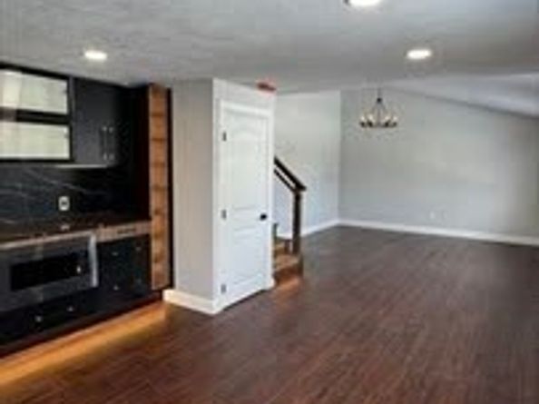 76 Foster St, Brockton MA 02301