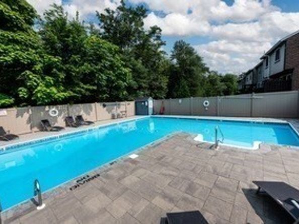 399 Pond St F5, Braintree MA 02184