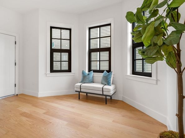 33 Pearl St. 3, Boston MA 02125