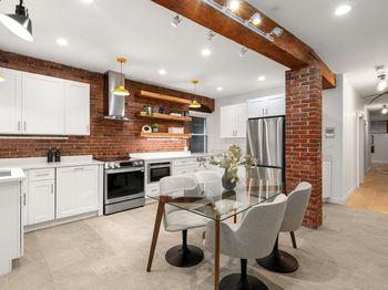 39 Kent St