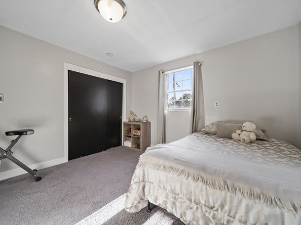 5 Walker Rd 3, North Andover MA 01845