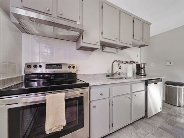 5 Walker Rd 3, North Andover MA 01845