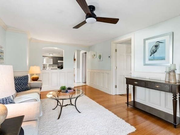 44 Cherry St 2, Swampscott MA 01907
