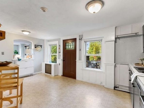 44 Cherry St 2, Swampscott MA 01907