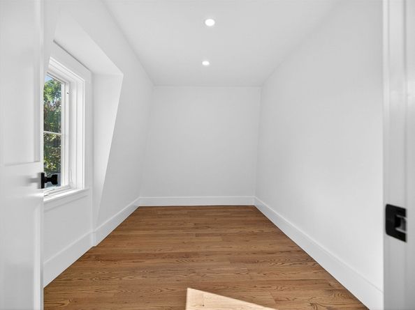 31 Houghton St B, Somerville MA 02143