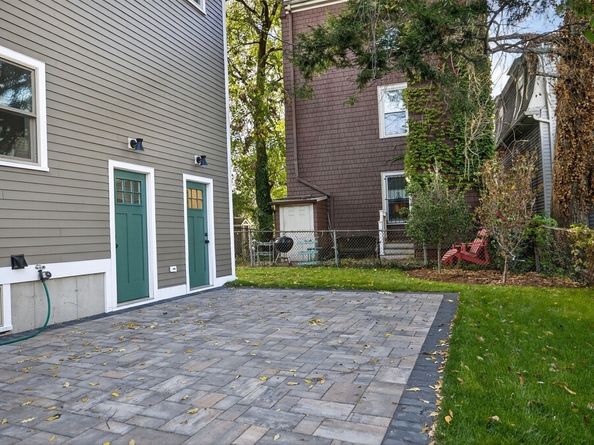 31 Houghton St B, Somerville MA 02143