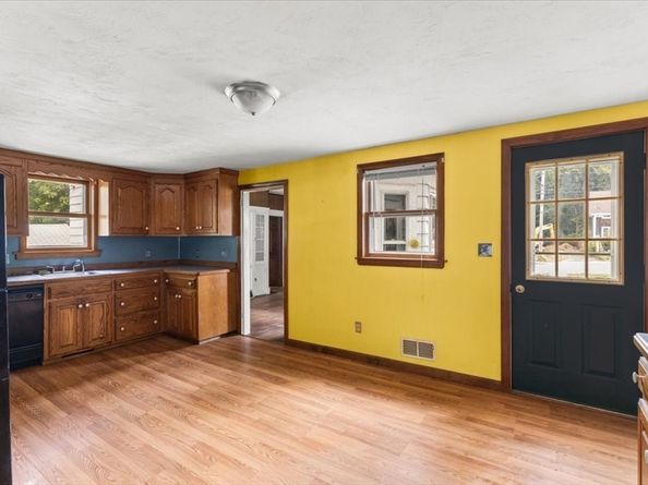 391 Bedford St, East Bridgewater MA 02333