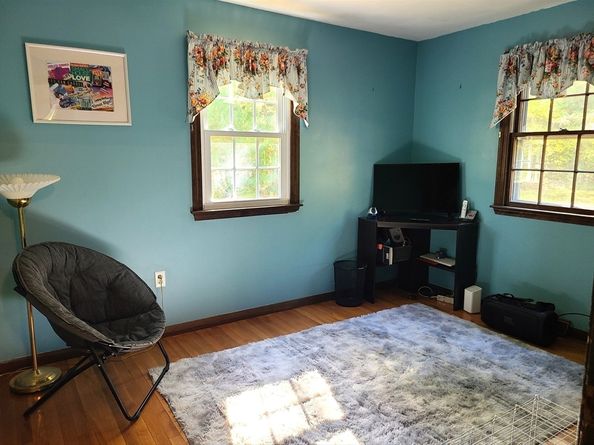 131 Holly Ridge Dr, Hanson MA 02341