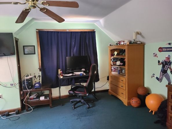 131 Holly Ridge Dr, Hanson MA 02341