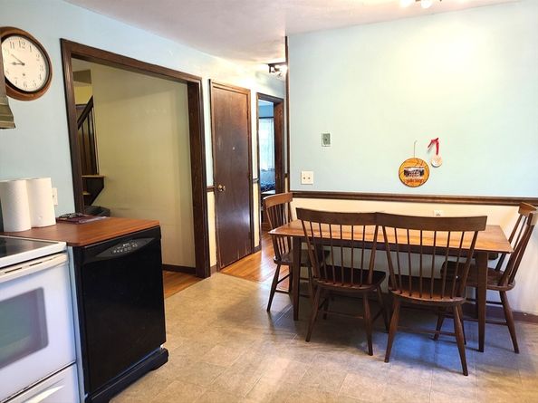 131 Holly Ridge Dr, Hanson MA 02341
