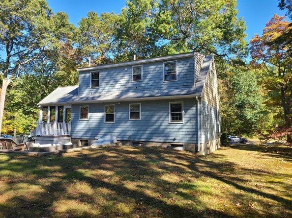 131 Holly Ridge Dr, Hanson MA 02341