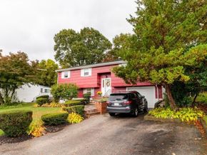 89 Fernandez Cir, Randolph MA 02368