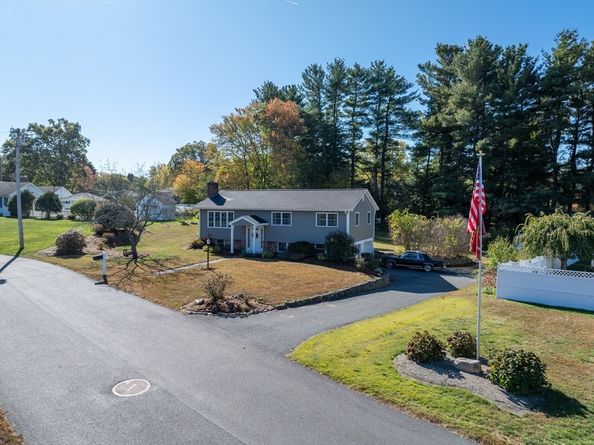 1 Doris Dr, Grafton MA 01536