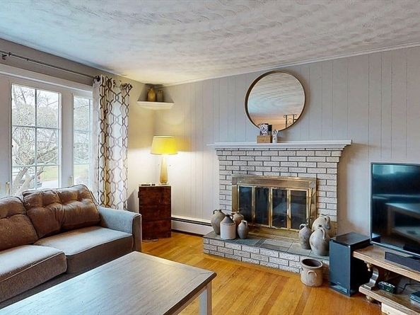 1 Doris Dr, Grafton MA 01536