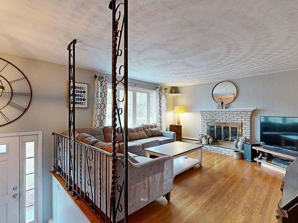 1 Doris Dr, Grafton MA 01536
