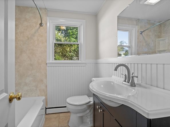 8 Edsel Road, Littleton MA 01460